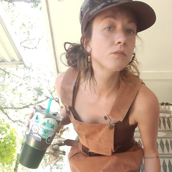 Meet your Posher, Rhiannah - Picture 1 of 1